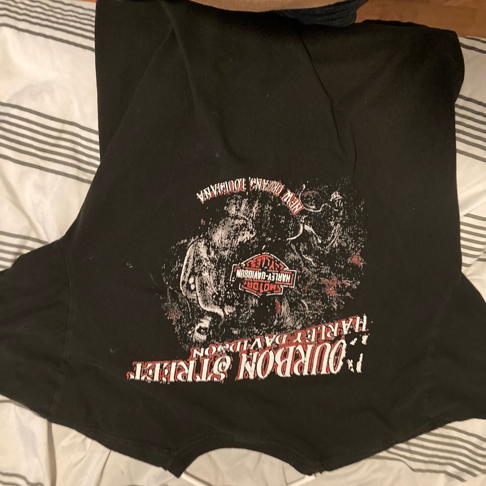 losing the paint on shirt but makes it look better in a way